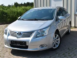 Silber Gebraucht 2010 Toyota Avensis Executive Kombi | 6.999 € (Fairer Preis)