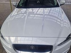 Weiß Gebraucht 2017 Jaguar XE Pure Limousine | 19.750 € (Teuer)