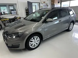Grau Gebraucht 2015 VW Golf VII Comfortline Kombi | 12.360 € (Fairer Preis)