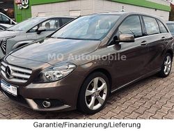 Grau Gebraucht 2013 Mercedes B180 Van / Kleinbus | 10.999 € (Guter Preis)