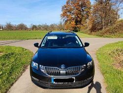 Schwarz Gebraucht 2019 Skoda Octavia Active Kombi | 10.700 € (Guter Preis)