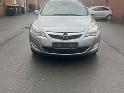 Grau Gebraucht 2011 Opel Astra Limousine | 2.500 € (Guter Preis)