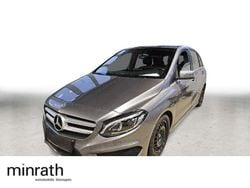 Grau Gebraucht 2018 Mercedes B200 AMG line Van / Kleinbus | 17.690 € (Fairer Preis)
