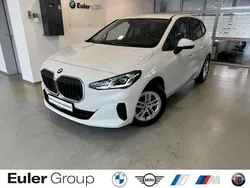 Weiss Gebraucht 2022 BMW 220 Active Tourer Sport Line Van / Kleinbus | 26.888 € (Superpreis)
