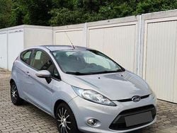 Silber Gebraucht 2011 Ford Fiesta Trend Limousine | 4.899 € (Fairer Preis)