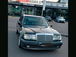Schwarz Gebraucht 1992 Mercedes E500 Limousine | 50.000 €