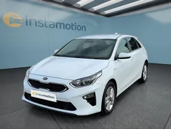 Weiß Gebraucht 2020 Kia Ceed Vision Kleinwagen | 16.399 € (Etwas zu teuer)