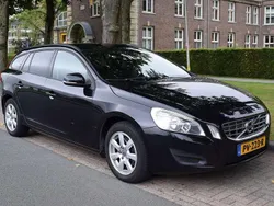 Schwarz Gebraucht 2013 Volvo V60 R-Design Kombi | 6.999 € (Superpreis)