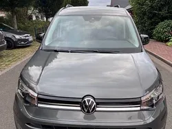 Grau Gebraucht 2023 VW Caddy Life Van / Kleinbus | 29.999 € (Guter Preis)