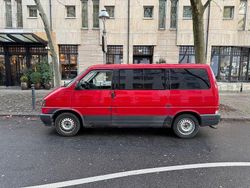 Rot Gebraucht 1993 VW Multivan Van | 2.490 €