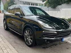 Schwarz Gebraucht 2014 Porsche Cayenne Turbo SUV | 18.500 €