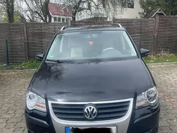 Schwarz Gebraucht 2009 VW Touran Van / Kleinbus | 3.500 € (Fairer Preis)