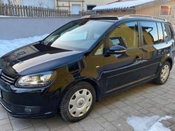 Schwarz Gebraucht 2014 VW Touran Van / Kleinbus | 9.500 € (Fairer Preis)