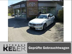 Mineralweiß metallic Gebraucht 2021 BMW 320 Luxury Line Limousine | 31.590 € (Fairer Preis)