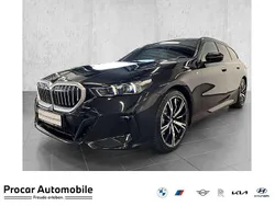 Schwarz Gebraucht 2024 BMW 520 M Sport Kombi | 53.650 € (Superpreis)