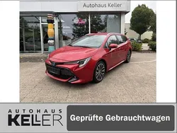 Karminarot metallic Gebraucht 2021 Toyota Corolla Team Kombi | 21.960 € (Guter Preis)