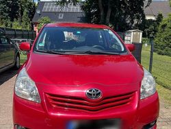 Rot Gebraucht 2010 Toyota Verso Van / Kleinbus | 6.500 € (Fairer Preis)