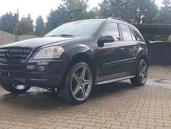 Schwarz Gebraucht 2006 Mercedes ML500 AMG line SUV | 8.800 €