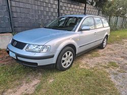 Silber Gebraucht 1999 VW Passat Kombi | 3.190 € (Etwas zu teuer)