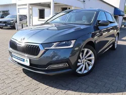 Quartz grey metallic Gebraucht 2021 Skoda Octavia Style Kombi | 21.920 € (Guter Preis)
