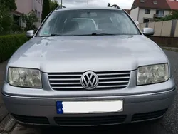 Silber Gebraucht 2002 VW Bora Highline Limousine | 1.000 € (Superpreis)