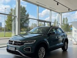 Blau Gebraucht 2024 VW T-Roc Life SUV | 23.500 € (Fairer Preis)