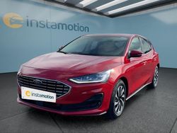 Rot Gebraucht 2022 Ford Focus Limousine | 21.599 € (Fairer Preis)