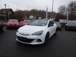 Schneeweiss/summitwhite/arctic Gebraucht 2014 Opel Astra GTC Edition Limousine | 9.300 € (Teuer)