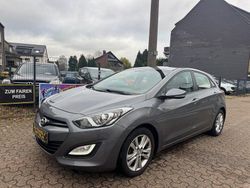 Grau Gebraucht 2014 Hyundai i30 Limousine | 7.800 € (Fairer Preis)
