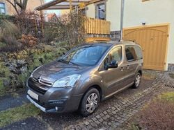 Braun Gebraucht 2016 Citroën Berlingo XTR Van / Kleinbus | 7.400 € (Fairer Preis)