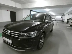 Deep black Gebraucht 2020 VW Tiguan Allspace Highline SUV | 25.700 € (Fairer Preis)