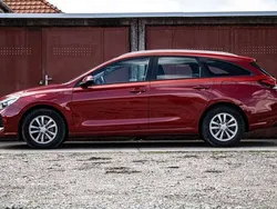 Rot Gebraucht 2018 Hyundai i30 Trend Kombi | 12.500 € (Fairer Preis)