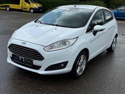 Weiß Gebraucht 2015 Ford Fiesta Titanium Kleinwagen | 5.950 € (Fairer Preis)
