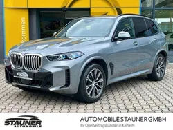 Skyscraper grau Gebraucht 2023 BMW X5 M Sport SUV | 72.890 € (Etwas zu teuer)