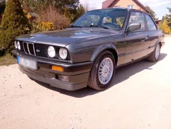 Schwarz Gebraucht 1987 BMW 320 Limousine | 17.900 €