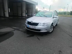 Silber Gebraucht 2012 Skoda Superb Kombi | 4.200 € (Fairer Preis)