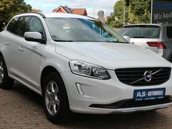 Weiß Gebraucht 2016 Volvo XC60 Kinetic SUV | 18.900 € (Fairer Preis)