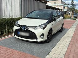 Weiß Gebraucht 2016 Toyota Yaris Hybrid Style Kleinwagen | 12.000 € (Fairer Preis)
