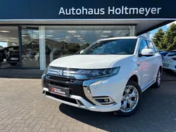 Weiß Gebraucht 2019 Mitsubishi Outlander P-HEV Edition SUV | 19.950 € (Fairer Preis)