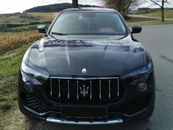 Schwarz Gebraucht 2016 Maserati Levante SUV | 31.500 € (Fairer Preis)