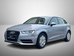 Silber Gebraucht 2016 Audi A3 Sportback Attraction Limousine | 11.499 € (Guter Preis)