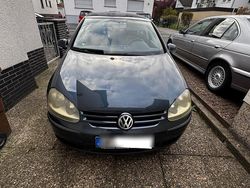 Blau Gebraucht 2004 VW Golf V Comfortline Limousine | 1.450 € (Guter Preis)