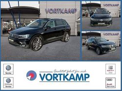 Deep black perleffekt (metallic) Gebraucht 2019 VW Tiguan Highline SUV | 30.890 € (Etwas zu teuer)