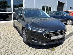 Obsidianschwarz metallic Gebraucht 2023 Ford Focus Titanium Limousine | 19.990 € (Superpreis)