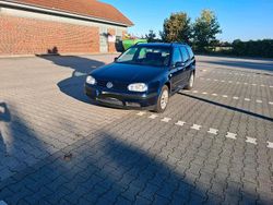 Blau Gebraucht 2002 VW Golf IV Kombi | 1.750 € (Etwas zu teuer)