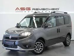 Grau Gebraucht 2022 Fiat Doblò Trekking Van / Kleinbus | 21.490 € (Etwas zu teuer)