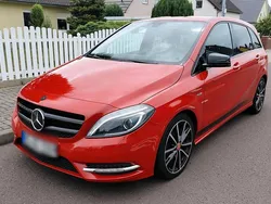 Rot Gebraucht 2012 Mercedes B180 AMG line Van / Kleinbus | 11.999 € (Guter Preis)