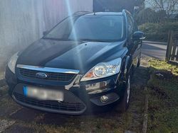 Schwarz Gebraucht 2010 Ford Focus Kombi | 2.400 € (Fairer Preis)