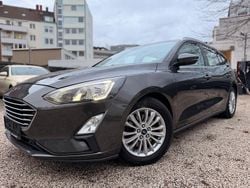 Grau Gebraucht 2019 Ford Focus Kombi | 7.450 € (Guter Preis)