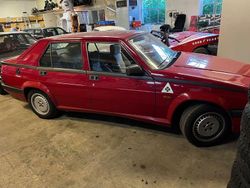 Rot Gebraucht 1990 Alfa Romeo 75 Limousine | 9.500 €